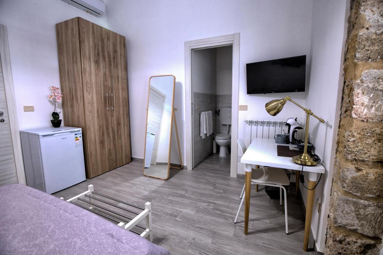 Garden House: Apartments And Rooms For Holidays パレルモ エクステリア 写真