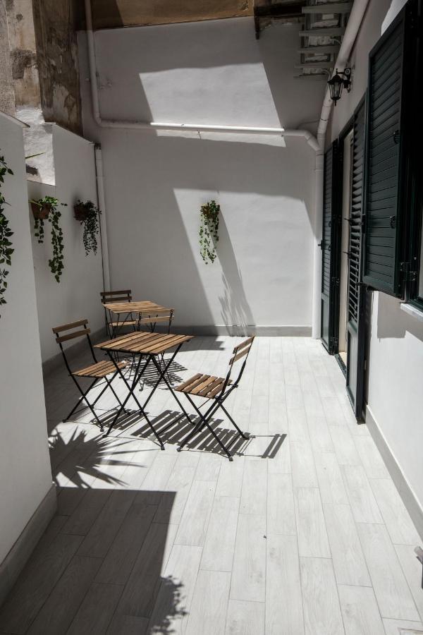 Garden House: Apartments And Rooms For Holidays パレルモ エクステリア 写真