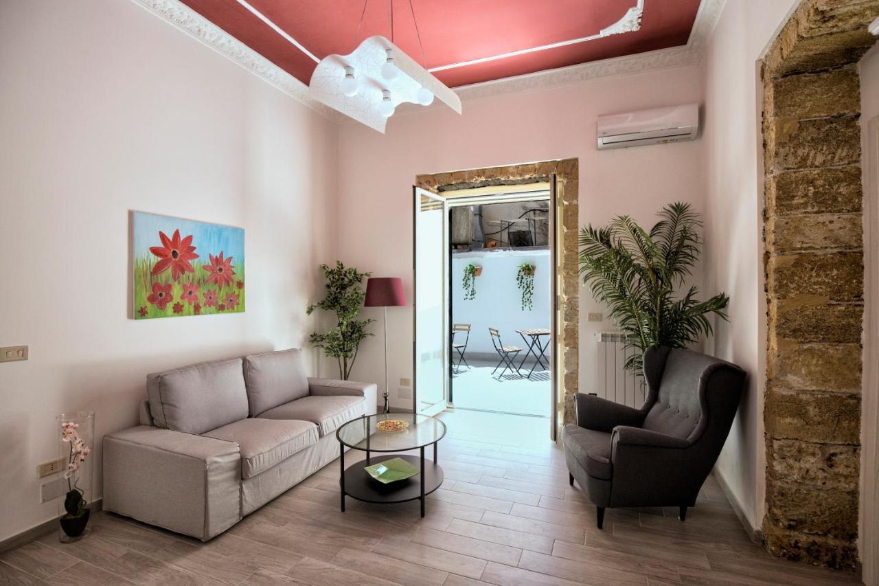 Garden House: Apartments And Rooms For Holidays パレルモ エクステリア 写真