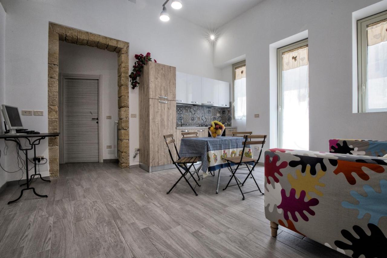Garden House: Apartments And Rooms For Holidays パレルモ エクステリア 写真