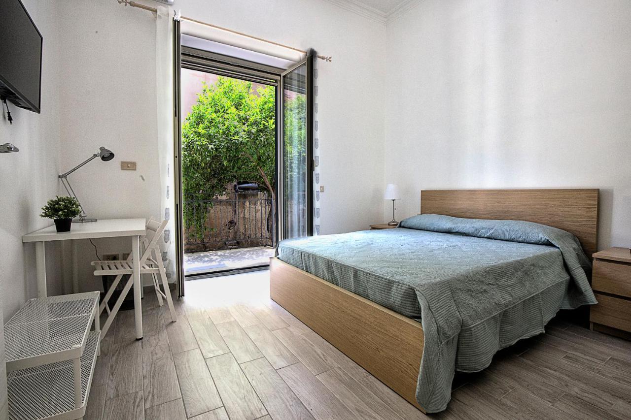 Garden House: Apartments And Rooms For Holidays パレルモ エクステリア 写真