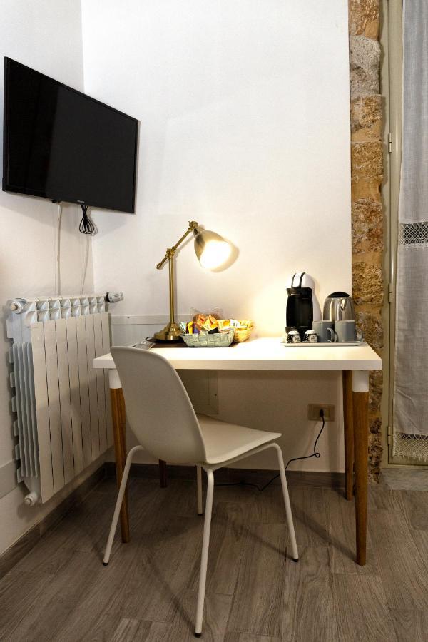 Garden House: Apartments And Rooms For Holidays パレルモ エクステリア 写真