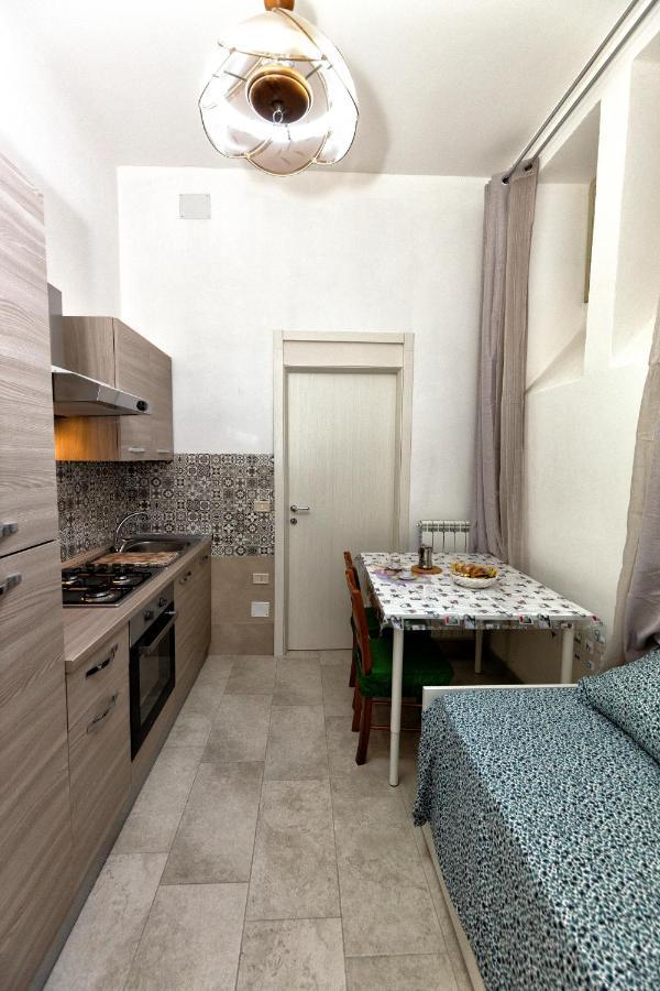 Garden House: Apartments And Rooms For Holidays パレルモ エクステリア 写真
