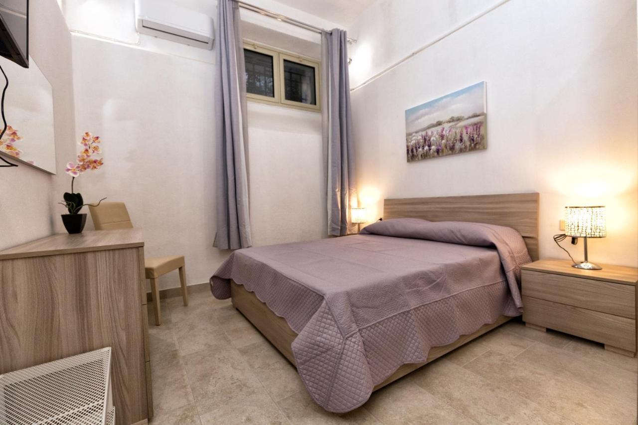 Garden House: Apartments And Rooms For Holidays パレルモ エクステリア 写真